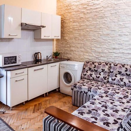 2 Rooms Central Anna Apartment Lviv Exterior photo